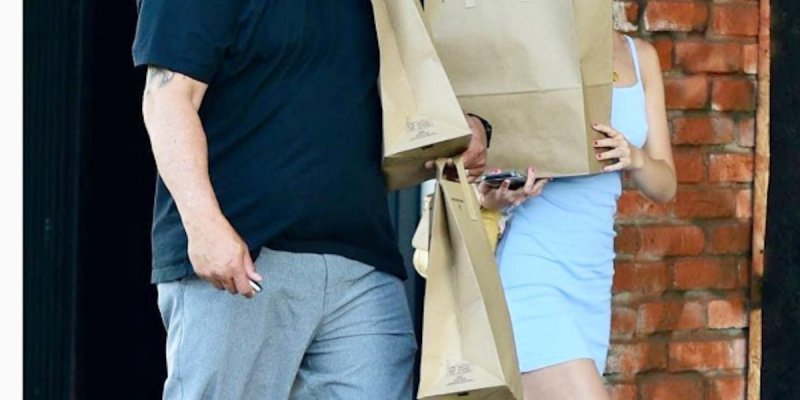 Lily-Rose Depp chaperonnée à L.A, une protection rapprochée imposée par Johnny Depp en plein procès (photo)
