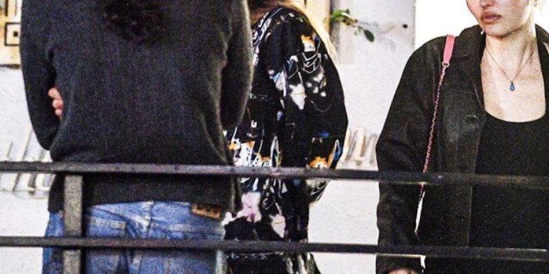 Lily-Rose Depp pétrifiée par la jalousie - son homme trop proche d'une autre (photo)
