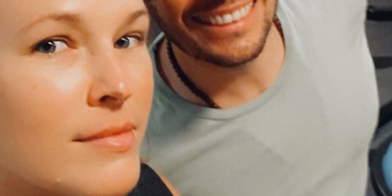 Lorie maman de sa relation avec Yann D - Hommage à une célèbre actrice