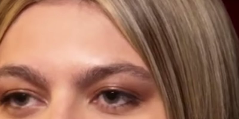 Louane, dépression, l'anxiété, des ennemis cachés, elle lève le voile chez Nikos Aliagas (vidéo)