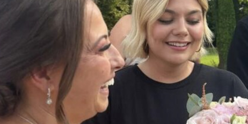 Louane invitée surprise au mariage d'une fan picarde