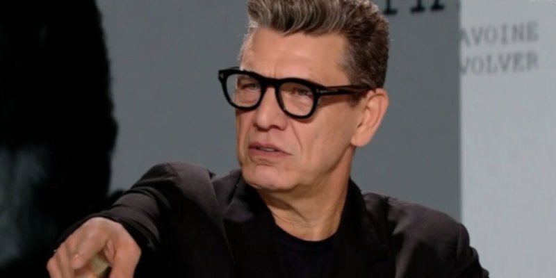 Marc Lavoine surpris par un chien en direct sur France 2
