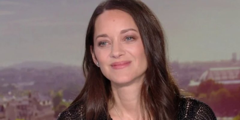 Marion Cotillard mal dans sa peau : elle ne supporte plus de se voir !