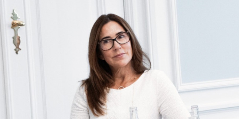 Mary de Danemark apparaît sans maquillage pour la première fois