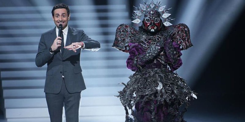Mask Singer 2023 - Zaho trahie par un indice dans le costume de Sorcière