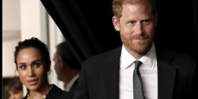 Meghan Markle prend ses distances sous les yeux d'Harry
