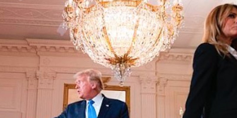 Melania Trump honteuse - le gros mensonge d'Ivanka sur le Covid passe mal