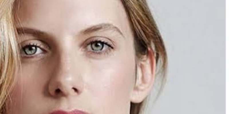Mélanie Laurent et Lucas Bravo, idylle naissante en Bretagne, révélation sur leur refuge