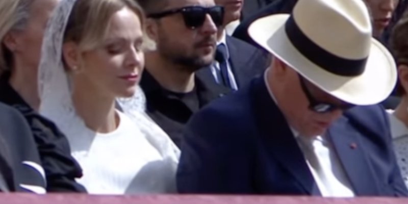 Messe de Léon XIV, Charlène de Monaco en blanc grâce à une règle rare