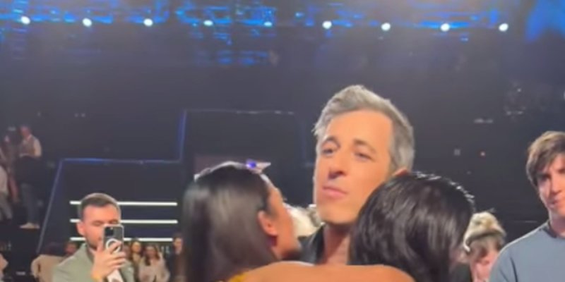 Michaël Goldman et Lucie Bernardoni, leur gros câlin à la Star Academy révélé par Nikos Aliagas
