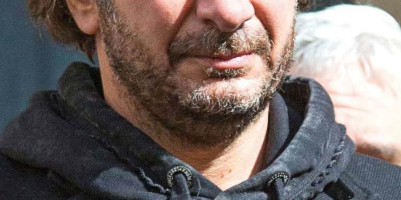 Michaël Youn séparé d'Isabelle Funaro, il vend son hôtel particulier