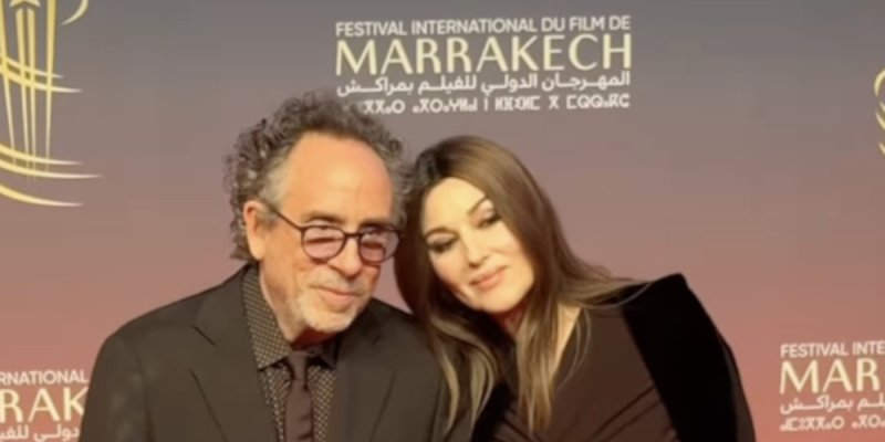 Monica Bellucci et Tim Burton complices sur le tapis rouge de Marrakech