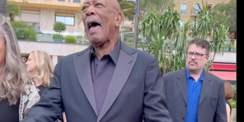 Morgan Freeman à Monaco, qu'est-il arrivé à sa main gauche ?