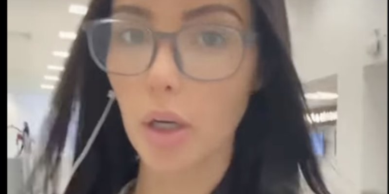 Nabilla Vergara en pleine galère à l'aéroport de Nice