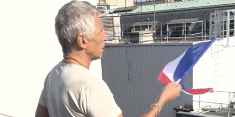 Nagui agressé dan N'oubliez pas les paroles sur France 2