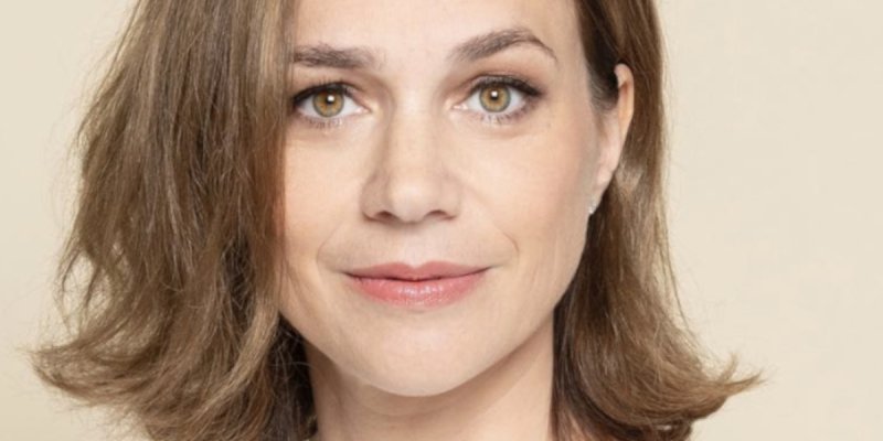 Nathalie Péchalat parle ses filles, mais garde le mystère sur Jean Dujardin