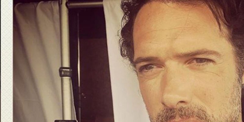 Nicolas Bedos : parenthèse ensoleillée à Pampelonne avec Pauline avant la tempête