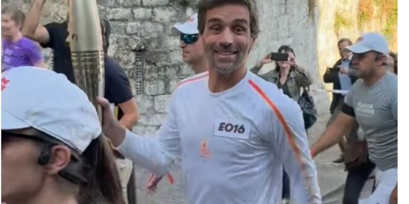 Nolwenn Leroy, fière et émue : Arnaud Clément porte la flamme olympique avec Marin