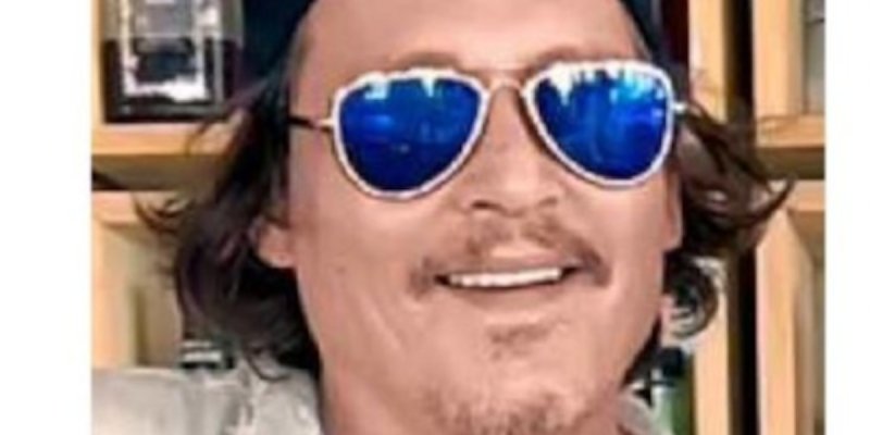 Nouveau pour sourire Johnny Depp : adieu dents pourries