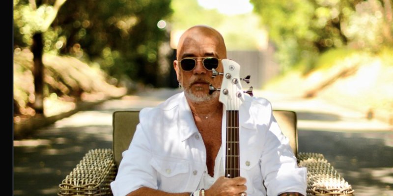Pascal Obispo lance un SOS : le saxophone de son musicien disparu