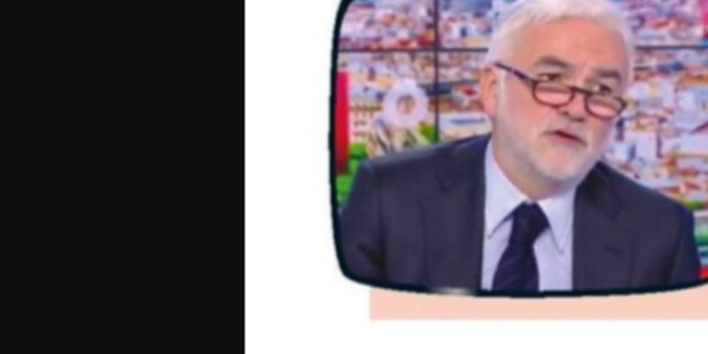 Pascal Praud cash sur C8 - recadrage en public salué par le prince William