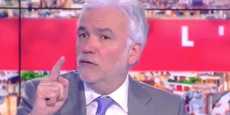 Pascal Praud démasqué par Christian Clavier, la vérité sur son vrai métier !