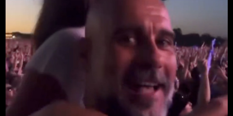 Pep Guardiola en fête avec Oasis, son ex Cristina boude le show !