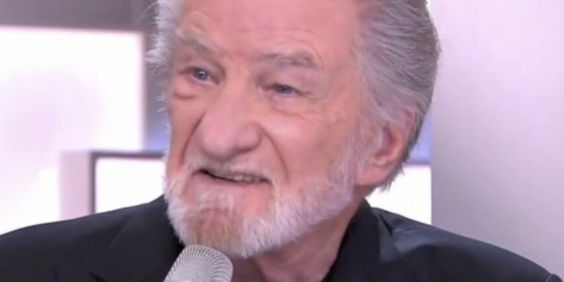 Petit incident technique lors de la venue d'Eddy Mitchell dans C à vous
