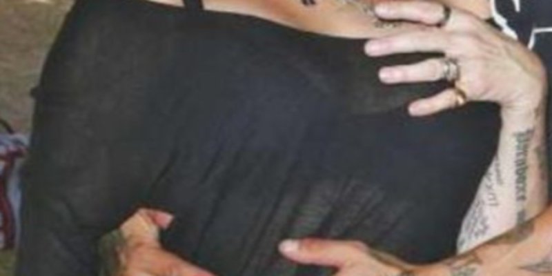 Béatrice Dalle, "grossesse" miracle, étonnant geste de son fiancé (photo)