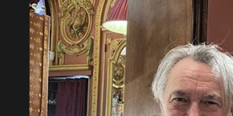 Carla Bruni-Sarkozy, sa petite surprise à Richard Berry, précision sur sa petite visite