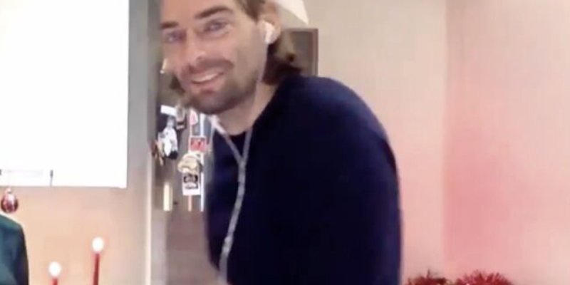 Cyril Lignac, bébé en route, il balance le secret de Camille Lacourt et Alice Detollenaere (photo)