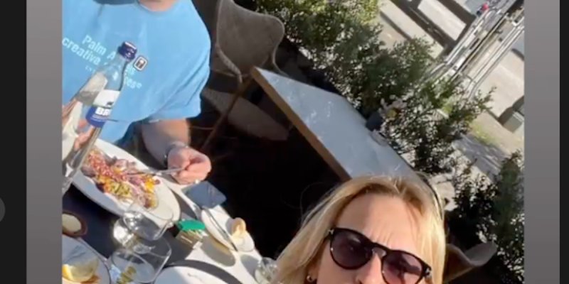Estelle Lefébure s'affiche au grand jour avec Philippe Lellouche, immortalisés avec un célèbre humoriste