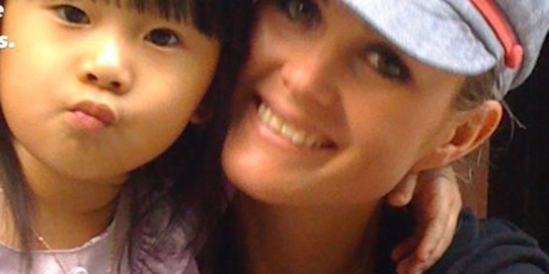 Jade Hallyday brouillée avec Laeticia, sa mère, elle livre sa vérité (photo)