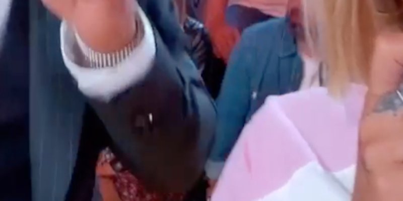 Kelly Vedovelli et Benjamin Castaldi, leur pénible addiction terrassée, image qui en dit long