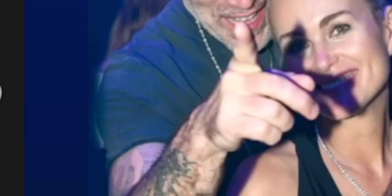 Laeticia Hallyday ne culpabilise plus, l'amour au grand jour avec Jalil Lespert à Saint-Barth