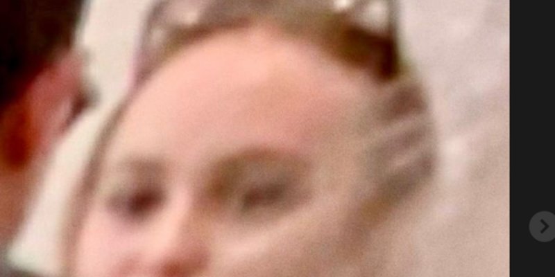 Lily-Rose Depp, pass sanitaire validé, débusquée en charmante compagnie à Paris (photo)