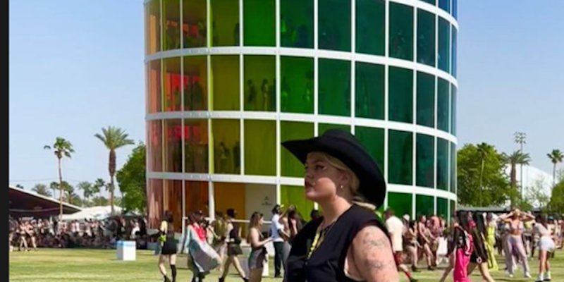 Louane « punie » par TF1, une escapade à Coachella qui passe mal, faux-bond à Amel Bent