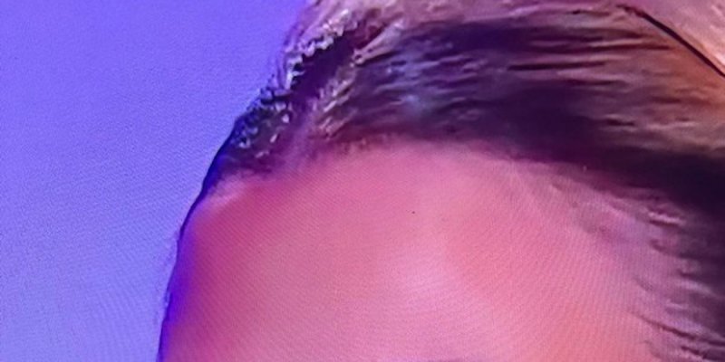 Scandale chez TPMP : le maquillage de Kelly Vedovelli divise les fans et fait couler de l'encre !