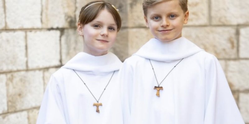 Première communion de Jacques et Gabriella de Monaco