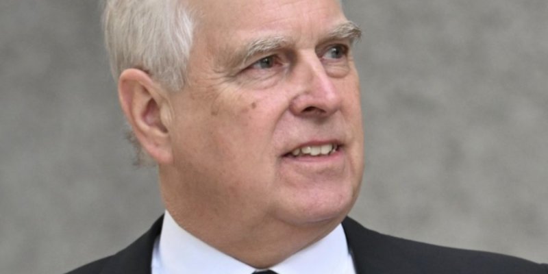 Prince Andrew cède face à Charles : le prince renonce à son titre royal