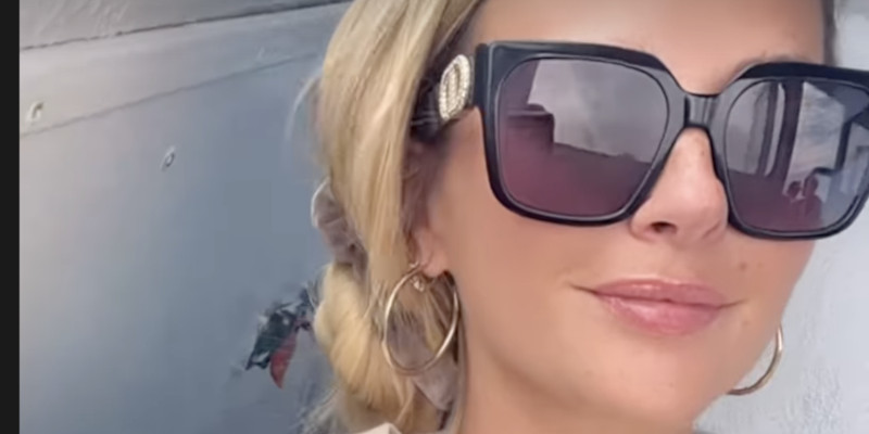 Séparée de Hanouna ? Kelly Vedovelli s'évade à Saint-Tropez