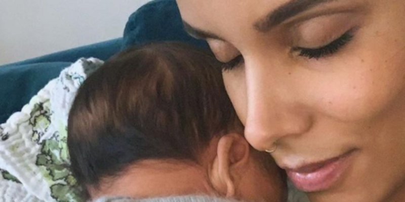 Shy'm maman d'un petit garçon- déroutante surprise post-partum (photo)