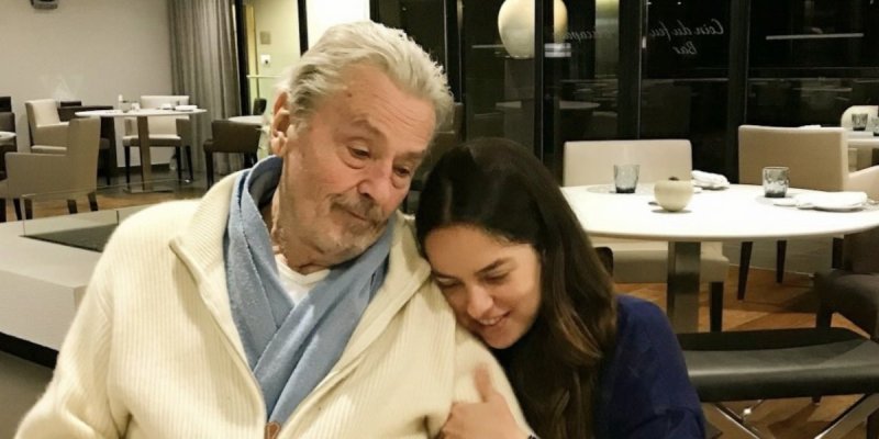 Soirée hommage à Alain Delon : Anthony et Alain-Fabien présents, Anouchka incertaine