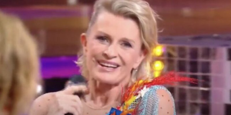 Sophie Davant trébuche, mais quitte Danse avec les stars avec le sourire
