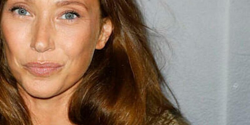« Stop aux mensonges » : Laura Smet fulmine contre Jean-Claude Camus suite à ses propos sur Johnny Hallyday