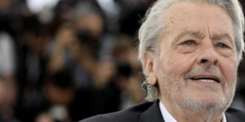 Succession d'Alain Delon : Hiromi Rollin réclame une fortune aux enfants de l'acteur !