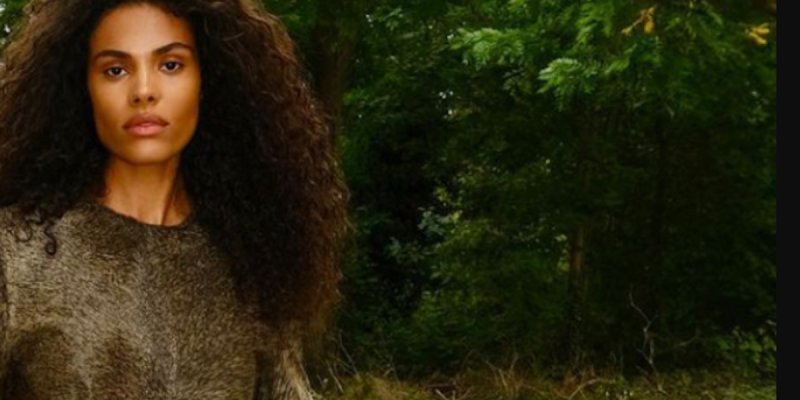 Tina Kunakey dément les rumeurs de conflit avec Adèle Exarchopoulos