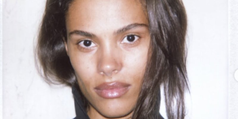 Tina Kunakey : radieuse et célibataire après sa rupture avec Vincent Cassel