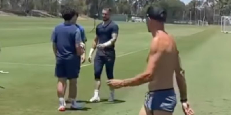 Torse nu, 4-0 : Luis Enrique explose les codes !