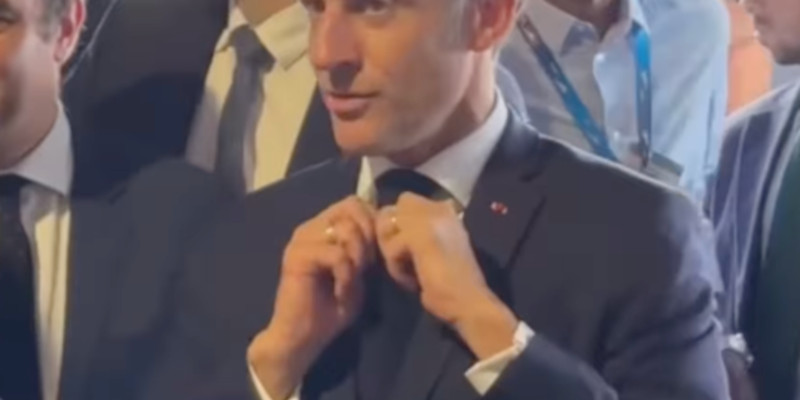 Toujours alerte : le mystère Emmanuel Macron au Bourget !